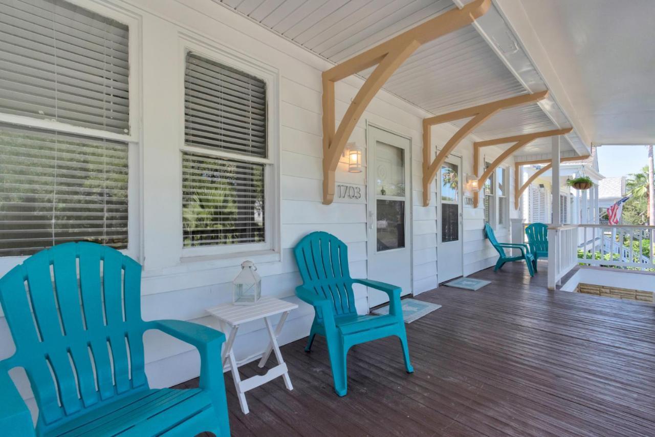 Cozy Historic Galveston House-8 Min Walk To Beach! Exterior photo